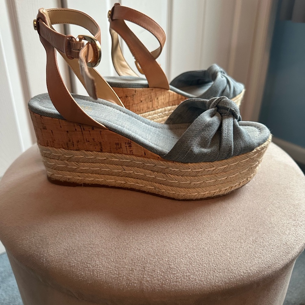 Michael Kors Blue and Tan Sandals with Knotted Detail